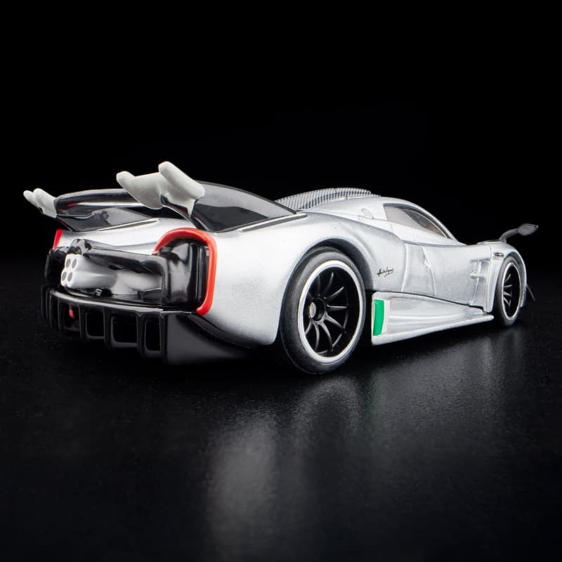 Hot Wheels® Red Line Club™ '21 Pagani Huayra R - Compra Internacional