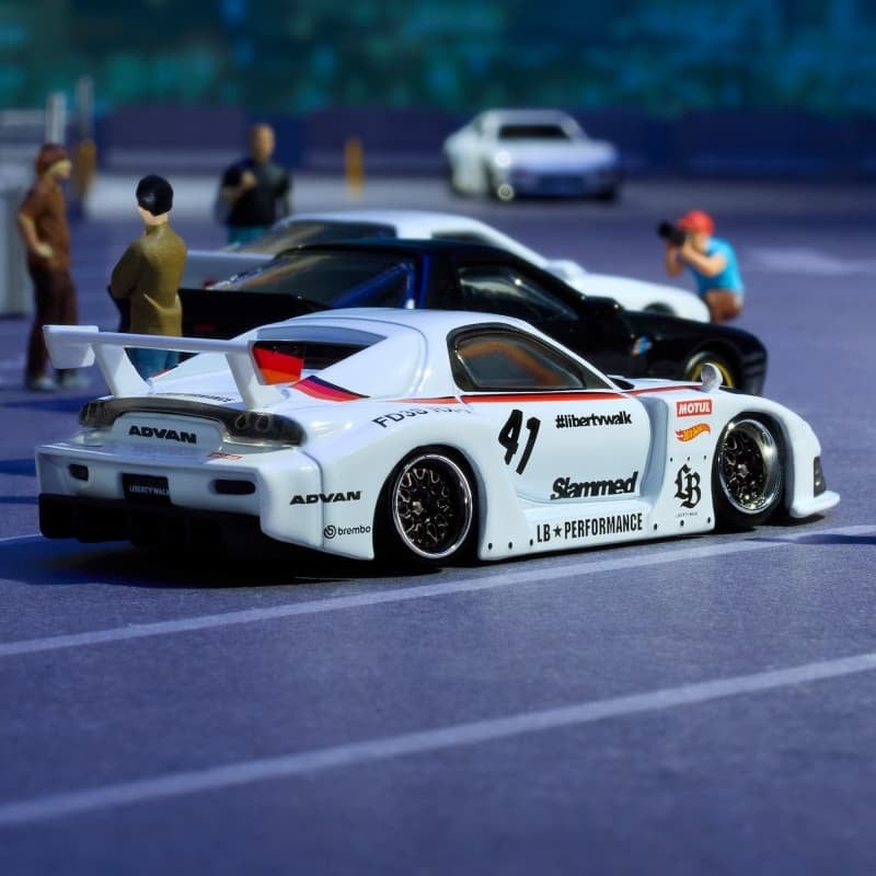Hot Wheels® Elite 64™ Mazda RX-7 Liberty Walk - Compra Internacional