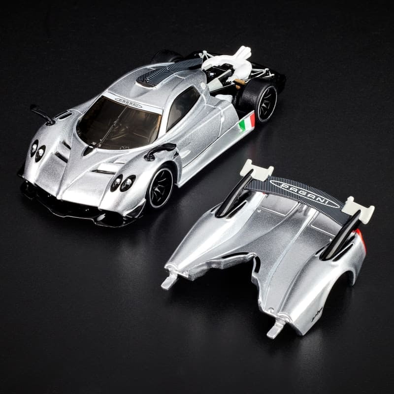 Hot Wheels® Red Line Club™ '21 Pagani Huayra R - Compra Internacional