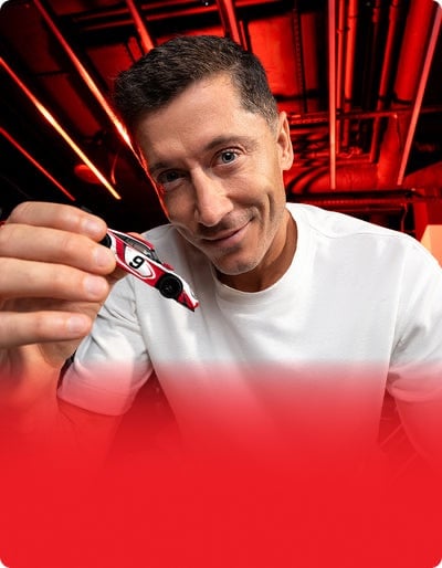 Pre-venta - Hot Wheels® x Robert Lewandowski x Porsche 911 GT1 de 1997 - Compra Internacional