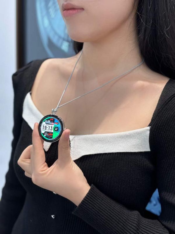 Itel Pixel 2 – Montre Connectée 2 en 1 Montre & Collier | Écran AMOLED 1,43’’ 466×466 | Appels Bluetooth, Suivi Santé & Sommeil, Étanchéité IP68, Charge Magnétique, Android & iOS