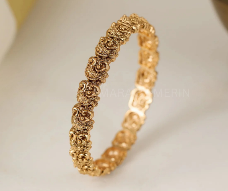 Antique Gold Peacock Bangle AM13028