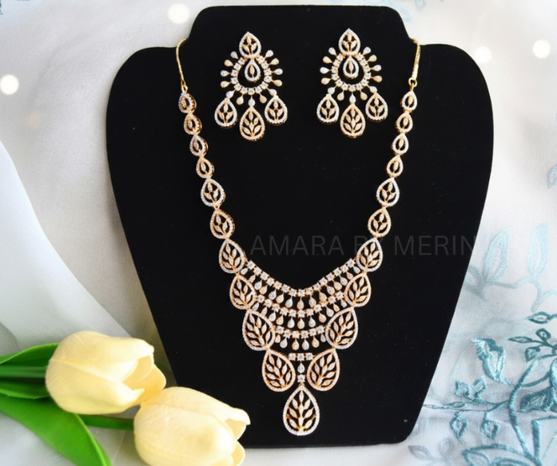 Stunning Necklace American Diamond - AM437374