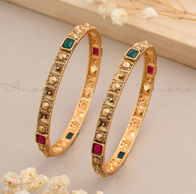 Bangles with rectangle stones 1 pair - Green + Ruby AM2UF14