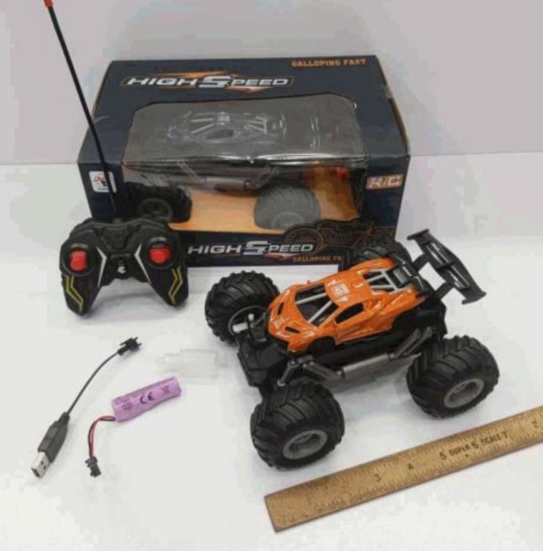 Remote control High speed Big Tire Monster Truck Off road spray feature (3086-37)