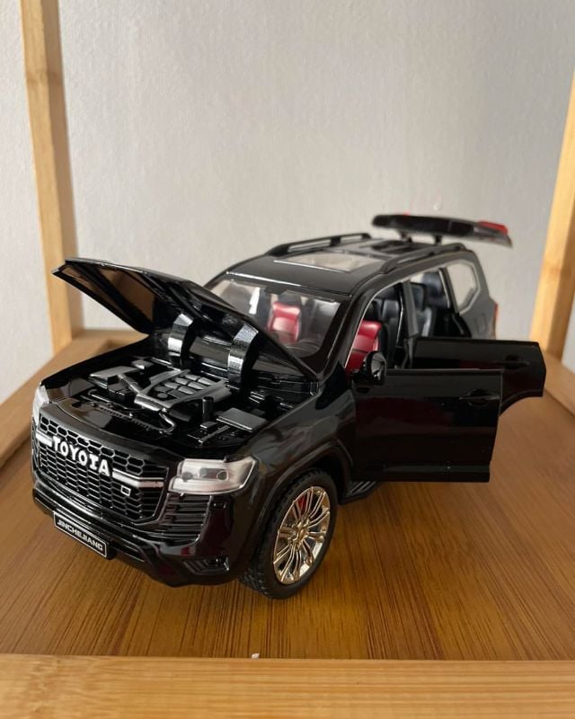 1:24 scale Toyota Land Cruiser LC300 GR Sport Suv 4x4 diecast model opens all sides black colour KT (1901-202)