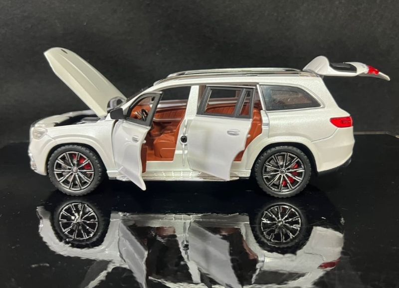 1/24 Scale Mercedes-Benz GLS Diecast (SR-2407B)