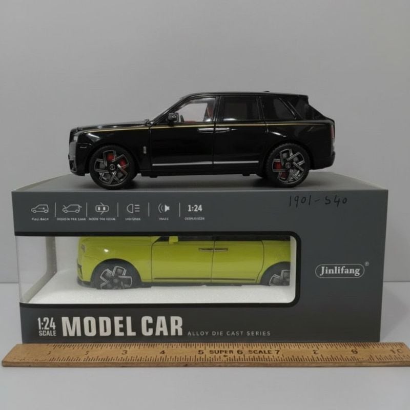 1:24 Rolls-Royce Cullinan SUV Diecast Open Doors sound light (1901-540)