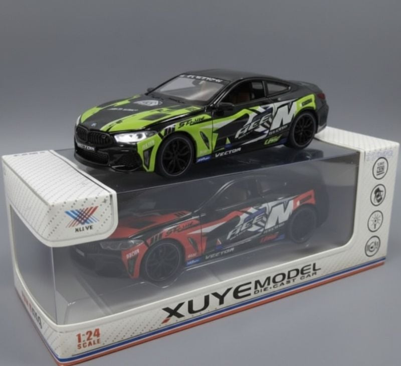 1:24 scale model of a BMW M8 GTE diecast model car (K240A43)