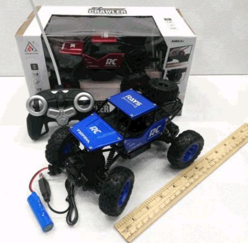 1:18 scale off-road rock crawler made with a durable alloy (metal) body (2029)