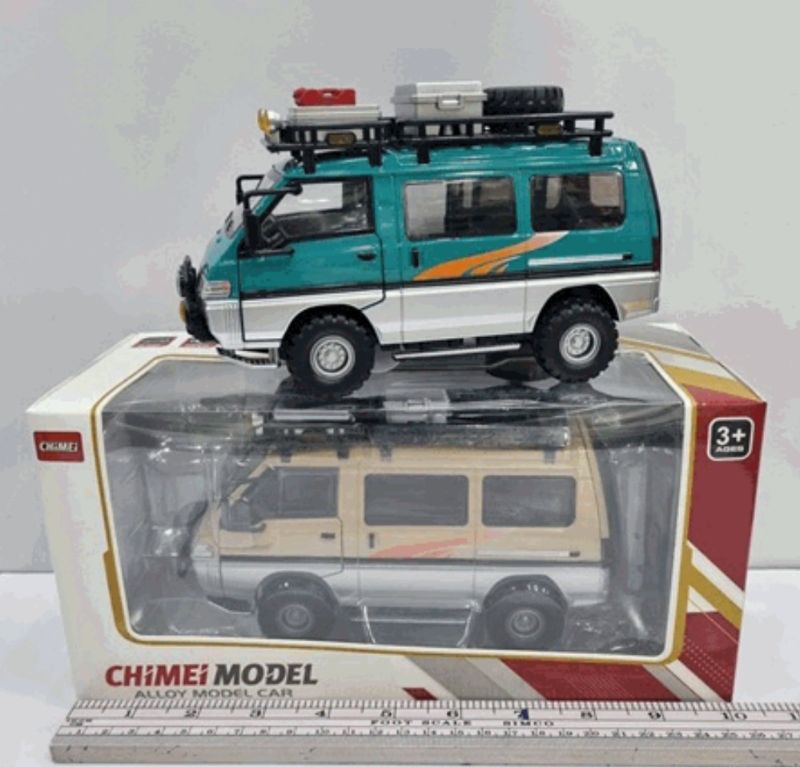 1:24 Mitsubishi Delica van off raod Diecast model car (M357)