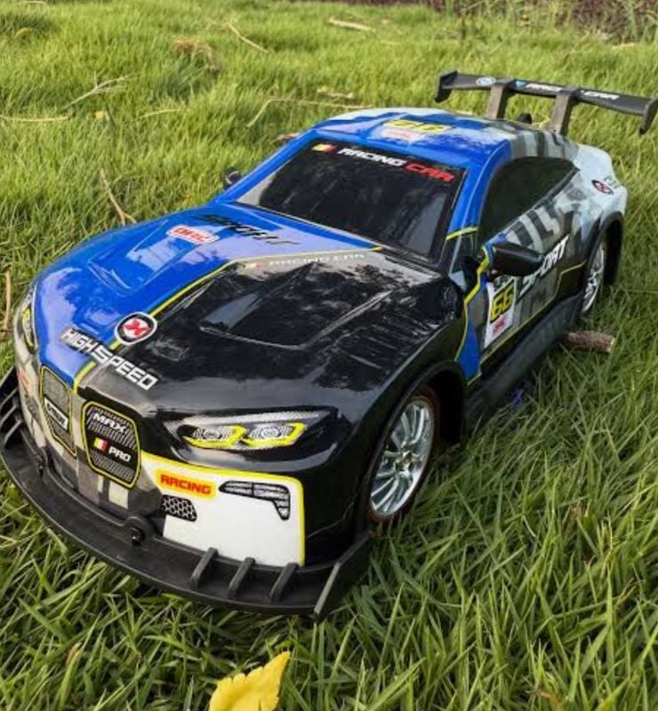 1:16 30km/h BMW M4 Drifting Car Fast Speed RC 2.4GHz With Smoke Real 4WD & extra tire 11inch long KT (GS025-4)