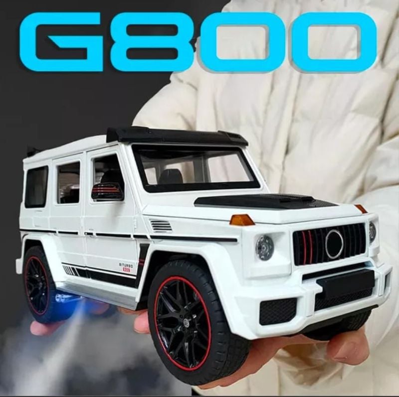 1/18 Scale Mercedees Benz Brabus G800 SUV 4x4 Alloy Car Diecast Toy Vehicles Car Model with Spray Openable Doors & Sound, Light Pull Back car Toys for Kids TM (CZ1801A)