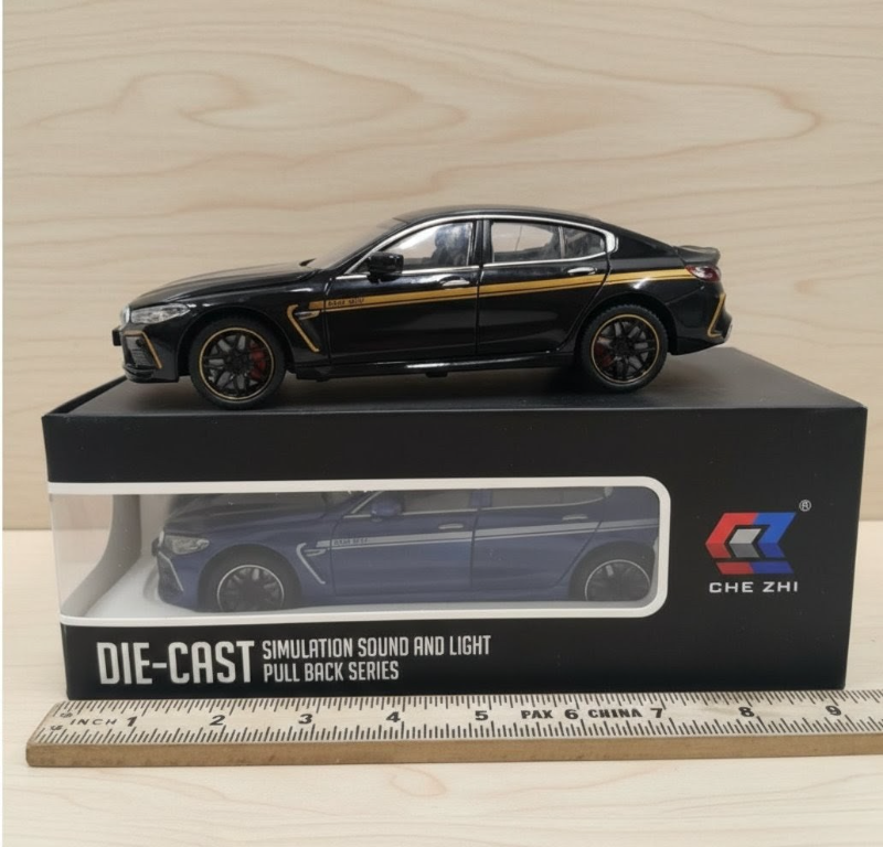1:24 Scale BMW M8 Diecast Metal Model car Sound light Open all sides (CZ167)