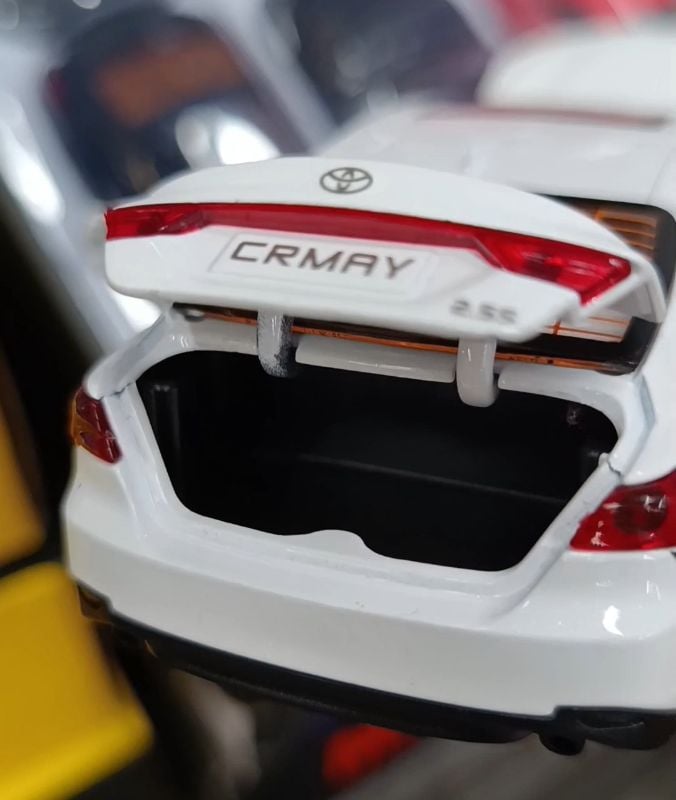 1/32 Toyota Camry Diecast metal car model best collector car open doors hood trunk with sound lights KT OY1231-1