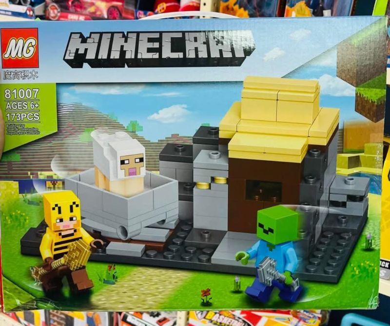 Minecraft Beekeeper and Zombie building block set 173 pcs Compatible with all bricks, Legos make different characters
