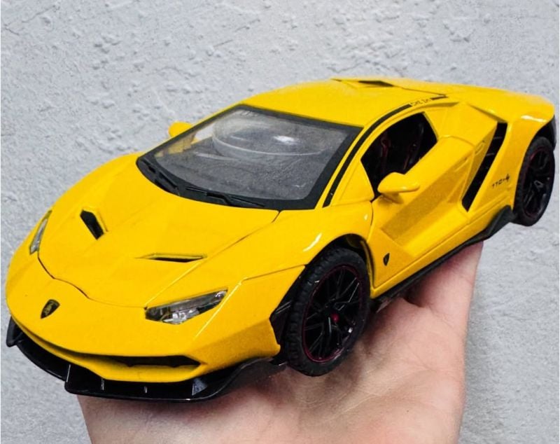 1:24 Lamborghini Centenario spraying features diecast (CZ25AD)
