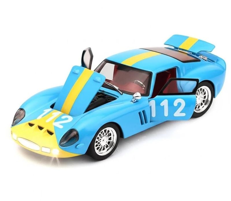 1:32 scale Classic 1962 Ferrari 250 GTO die-cast model car open doors sound light best for collector B21033A