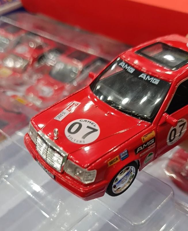 1:32 ModifiednMercedes-Benz S-Class (W140) AMG Diecast Model Car open doors sound light KT HY028EZ