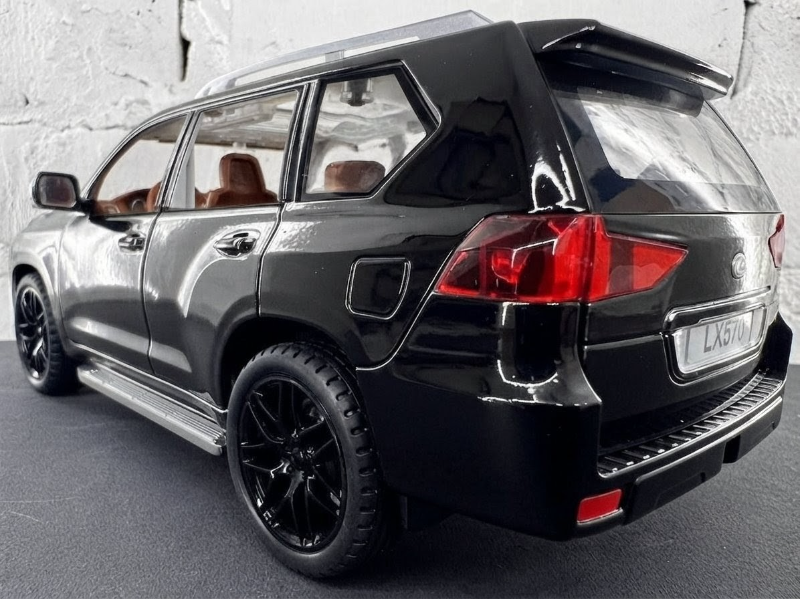 Big Lexus 570 1:18 scale diecast model car high real details heavy weight Collector lover car Black TM (SR-1807)