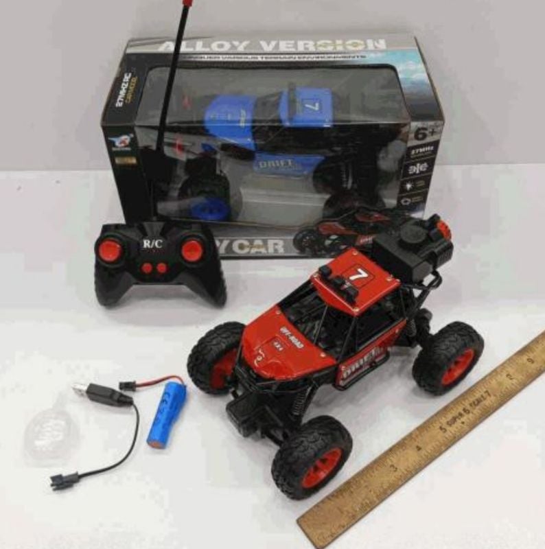 RC Alloy version Rock Crawler Monster truck big tire spray feature off road (699-5)