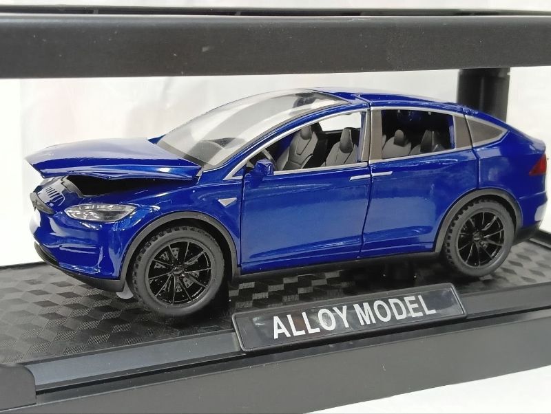 1:28 Tesla Model X Diecast model car display case base openable all sides realistic details (HY018XEK)