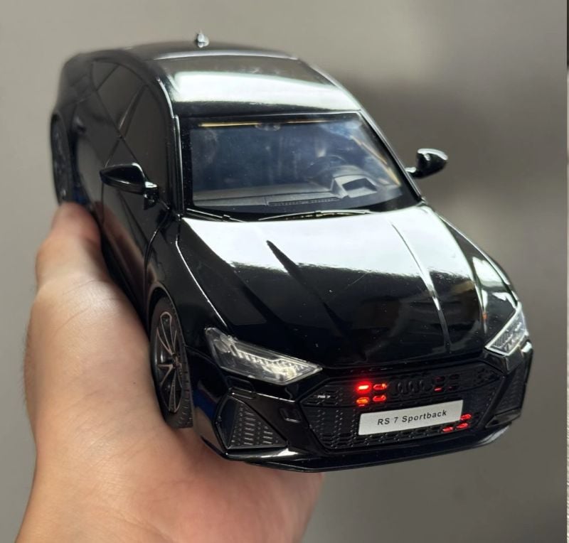 1:24 AUDI RS7 Sportback Black car model Flashing light Edition Diecast Premium metal quality Open Doors Sounds best collector and birthday car KT (H82092)