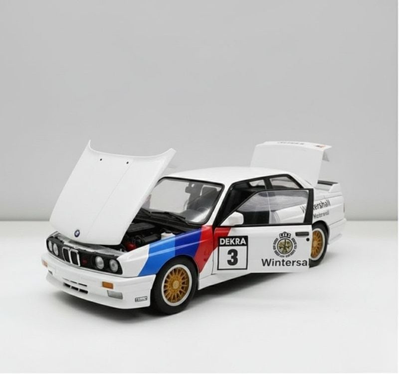 1:24 Scale BMW M3 E30 Die-Cast Metal Toy sounds light (1901-441)