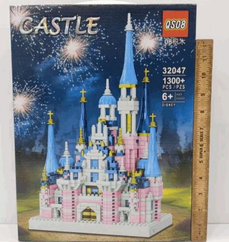 Castle building block Castle Princess theme with a pink and blue color scheme (32047)