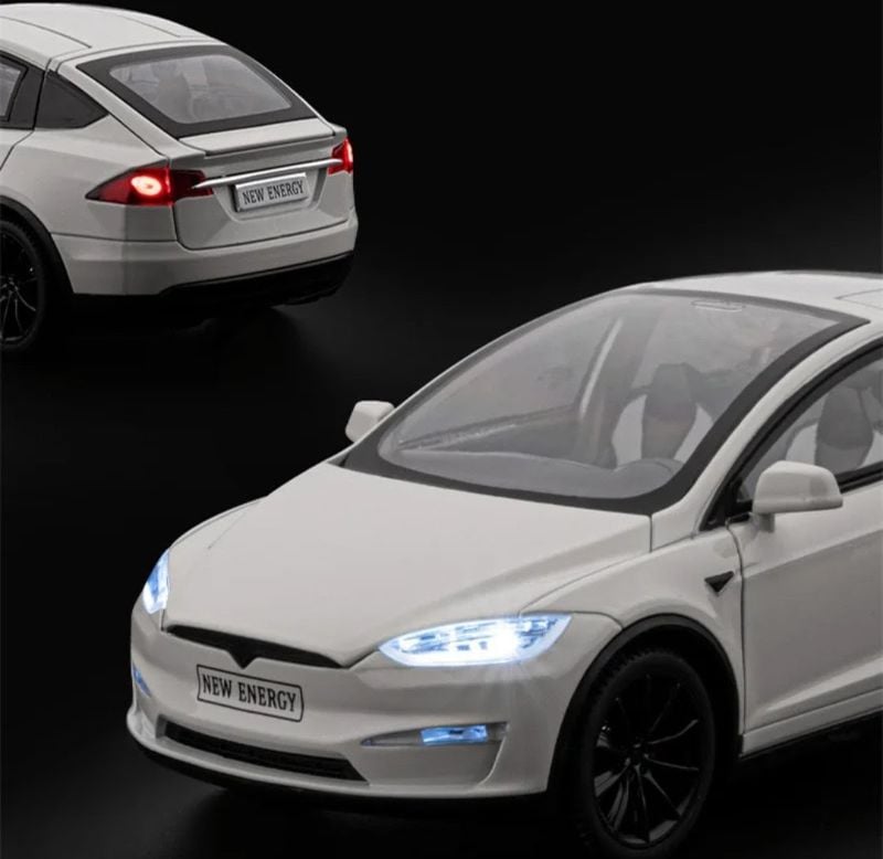Tesla Model X 1:24 Diecast model car openable all sides realistic details (CZ186)