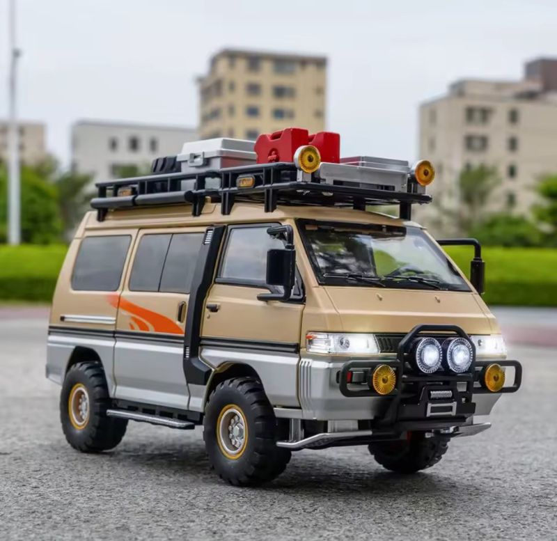 1:24 Diecast Mitsubishi Delica Van Model (M358)