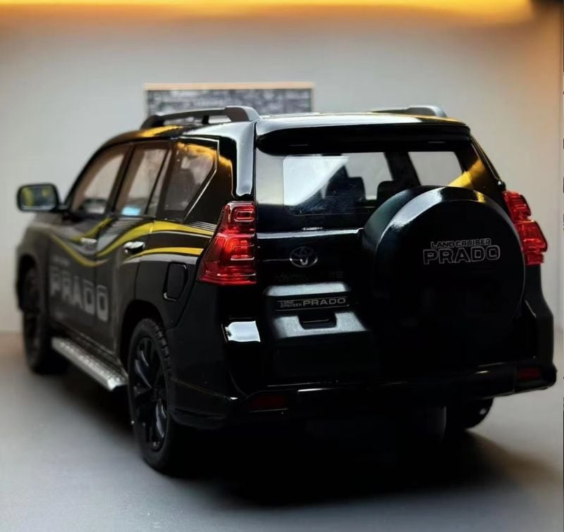 1:18 scale Toyota Land Cruiser Prado 4x4 die-cast metal toy vehicle Realistic Details Heavg Weight TM (CZ806A)