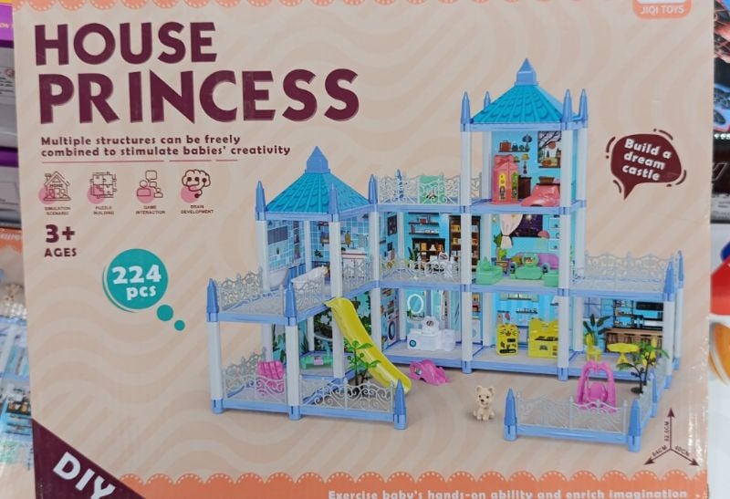 Princess House Building Blocks – 224 PCS Dream Castle Playset with Furniture, Slide & Accessories – Creative DIY Dollhouse Construction Toy for Kids Ages 3+ – Educational Imaginative Play Gift KT