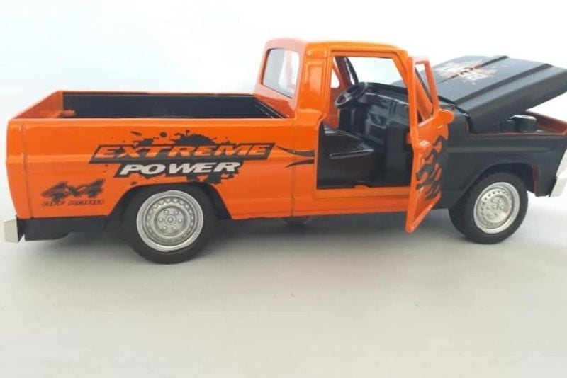 1:32 Scale Modified Beast Classic Ford 1969 F-100 pickup truck Sound light open doors KT (XG879-22)