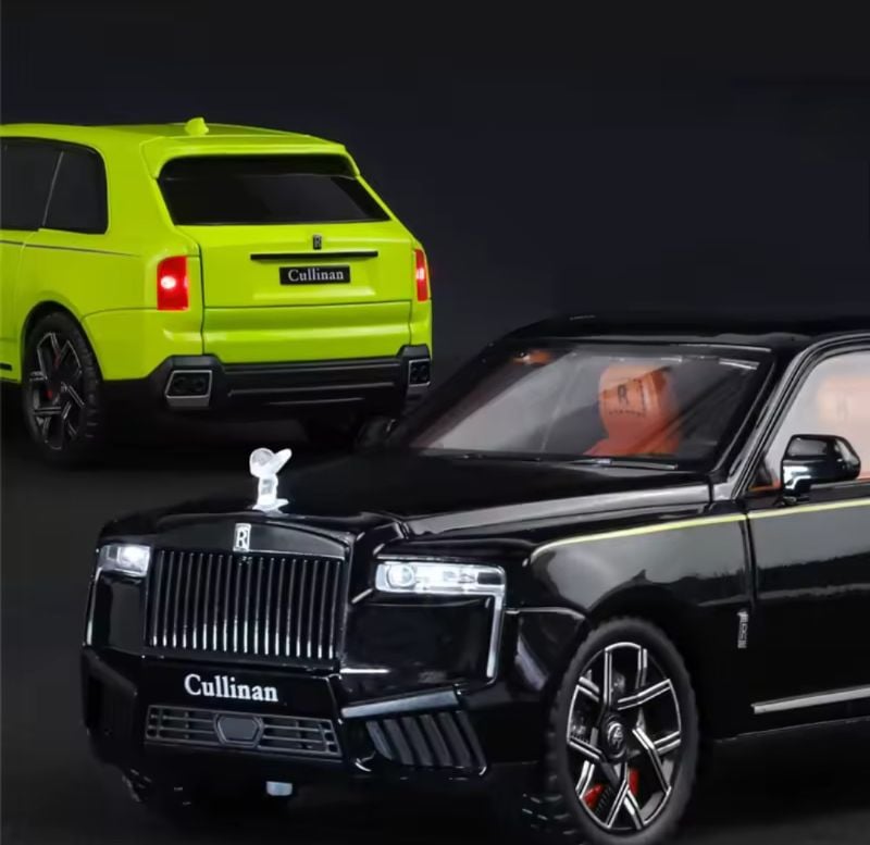 Luxurious 1:24 Rolls Royce Cullinan SUV Diecast Open Doors sound light TM