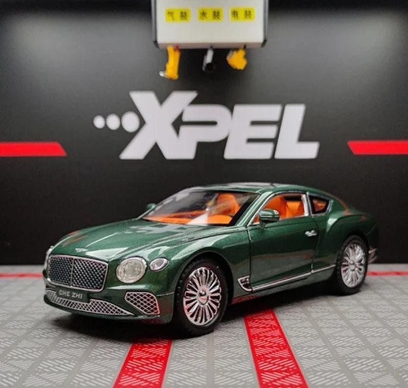1:24 Bentley Continental GT Smoke Diecast Model Car (CZ140AD)