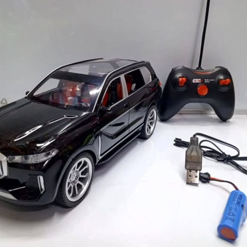 Big BMW X7 Suv 4x4 Off road Remote control 1:14 BMW car model Rechargeable sound light KT (689S-18A)