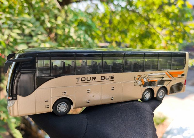 Big 1:30 Bus Die-cast 25cm length (CZ9003)