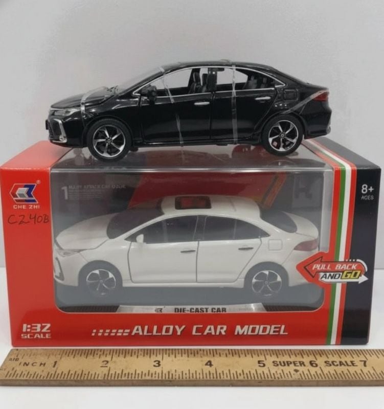 Toyota Corolla Grandi 1:32 Diecast model car display base Gift Toy for kids