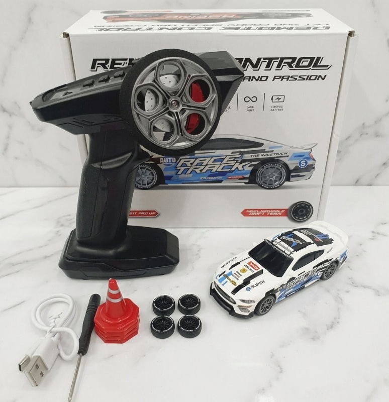 2.4G RC Drift Car Speed King Gyro Remote Control Stabilization 4WD Led light fast drifting all ways KT(T6843-4)