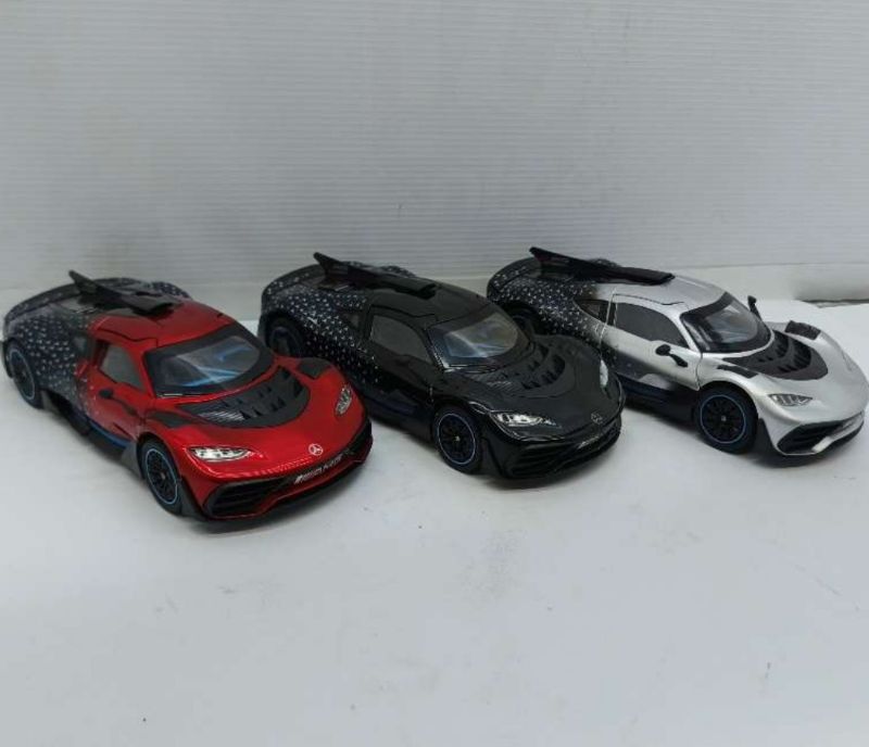 1:24 Mercedes-AMG ONE Diecast Model Car Toy (CZ182A)