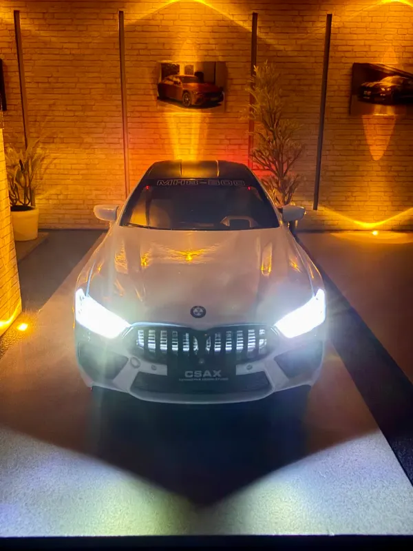 1:24 Scale BMW M8 White colour Diecast Metal Model car Sound light Open all sides (CZ167)