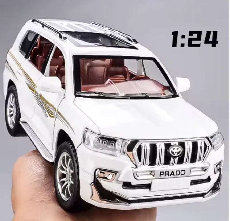 1:24 Toyota Land Cruiser Prado V8 with smoke Gift Toy for kids (CZ124A)