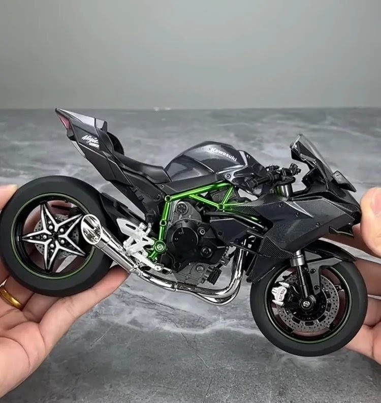 1:8 Scale Kawasaki Ninja H2R motorcycle Diecast Sound light Gift toy (M5SK8N-I)