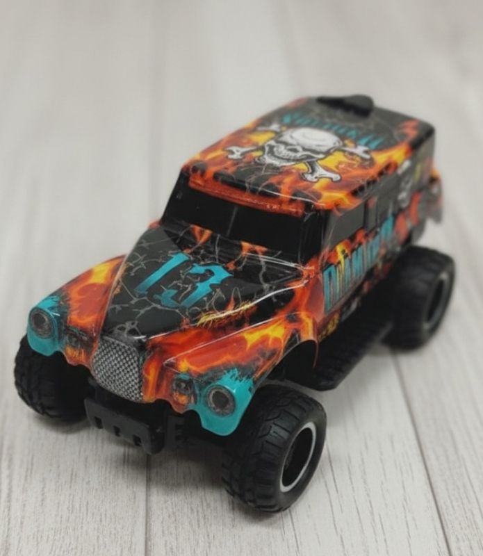 Powerful Climbing RC Monster Truck Big Tire sounds light smoke (KM555-1A)