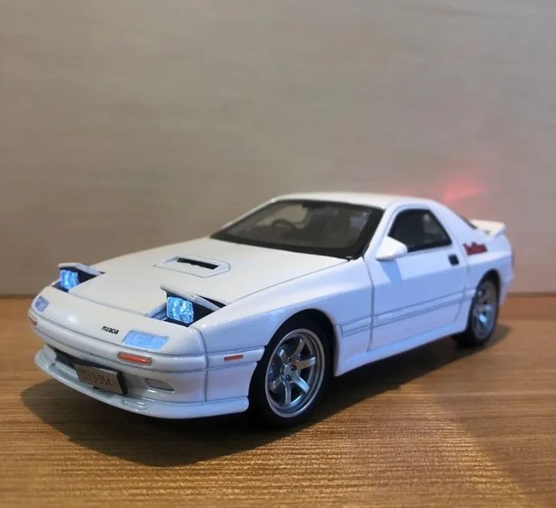 1/32 Mazda RX7 FC Diecast with Acrylic Box (F21023)