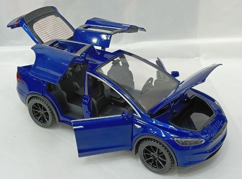 1:28 Tesla Model X Diecast model car display case base openable all sides realistic details (HY018XEK)
