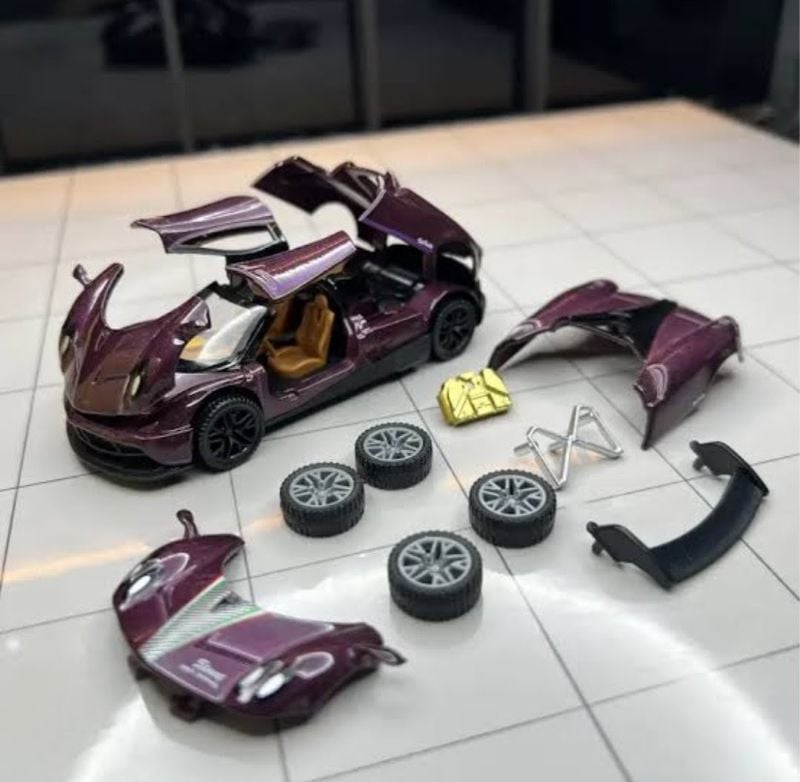 1:43 Scale Diecast Pagani Huayra openable all sides with replaceable parts (M92330-6)
