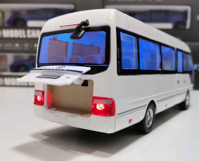 Toyota Coaster bus 1:24 Diecast Metal body Collector toy car (B2452)