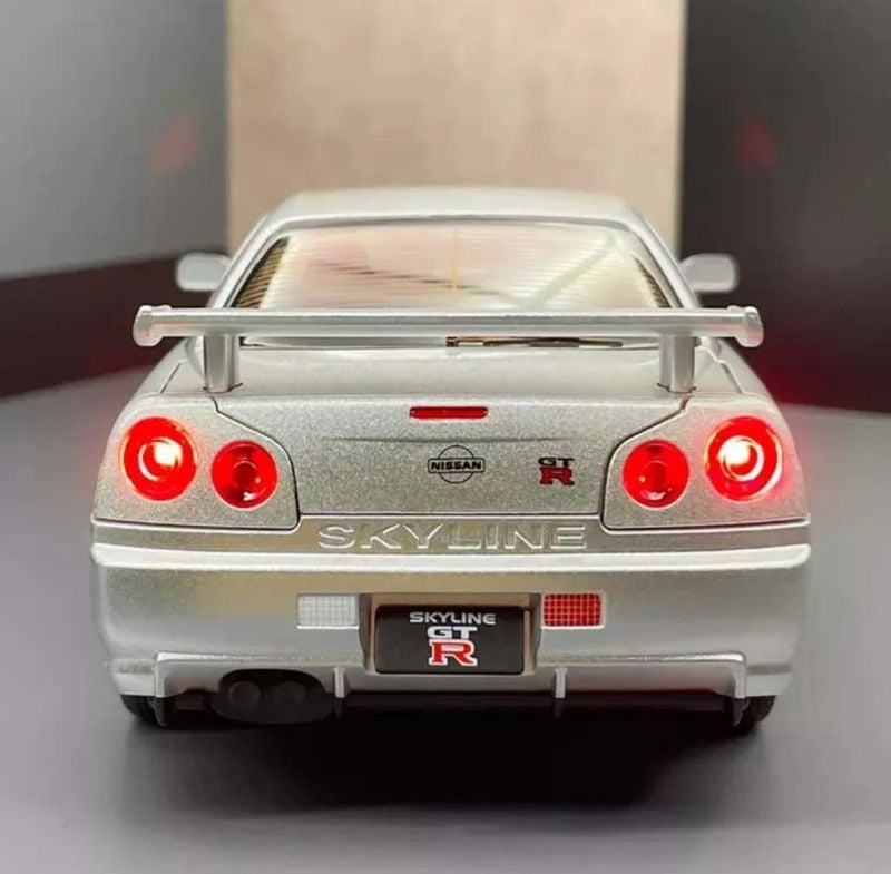 1:24 Legendary Fast and Furious Skyline GTR R34 iconic silver and blue Nissan Best For Car Lover